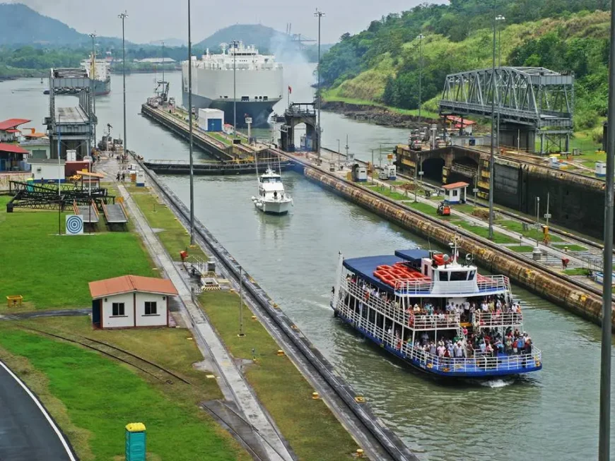 Layover Panama Canal Transfer